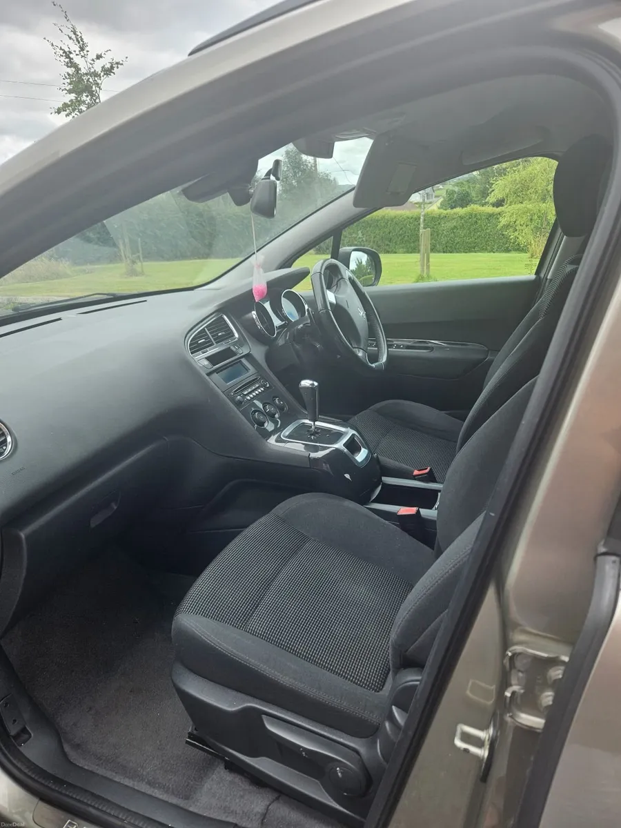 Peugeot 5008 2015 - Image 5