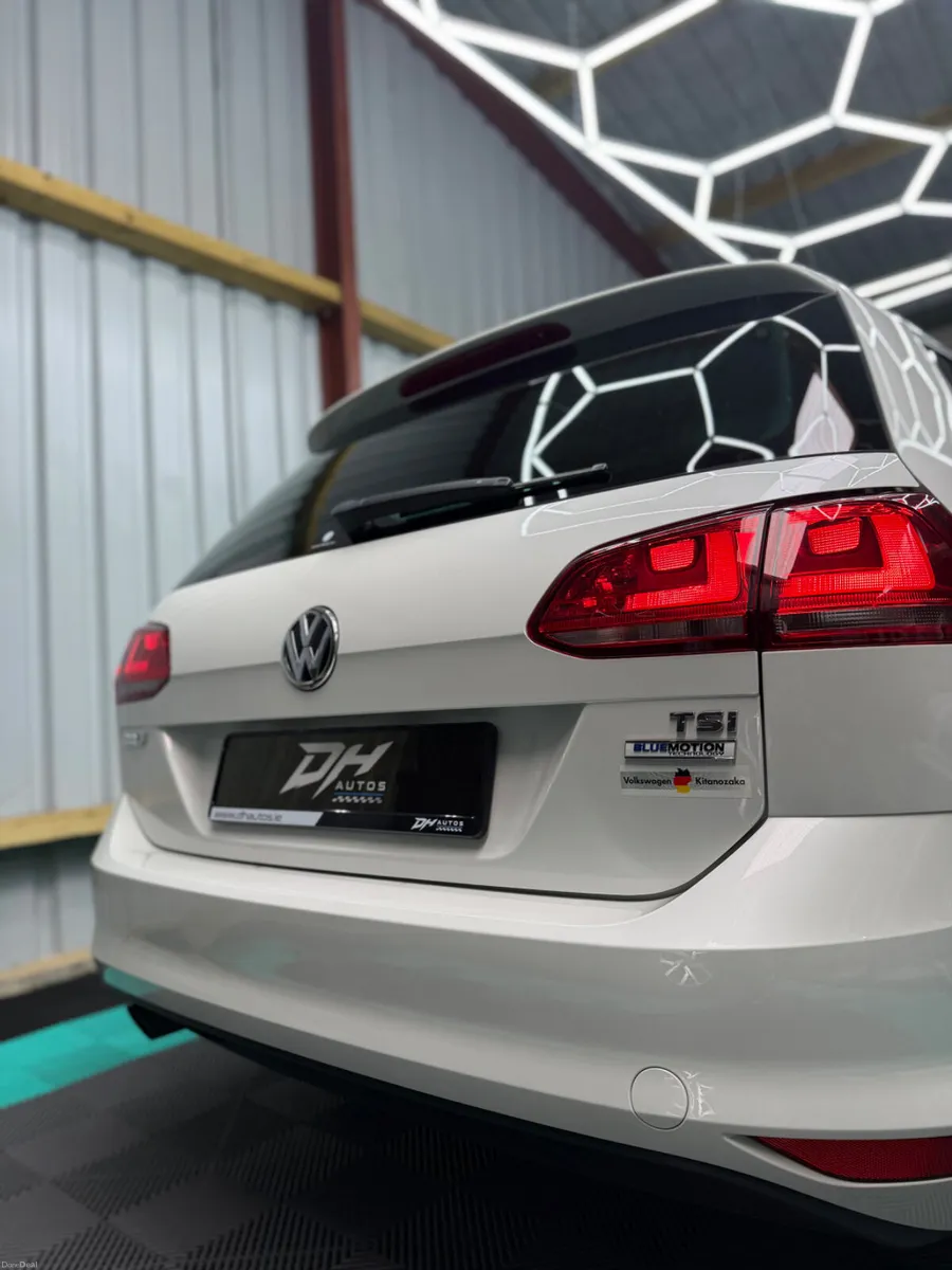 2015(152) Golf Estate 1.2 Petrol - Lounge Edition! - Image 3
