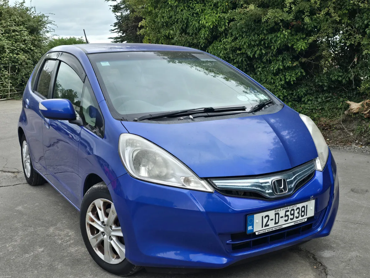 €2999Honda Fit 2012 automatic.  Hybrid  €2999 - Image 2