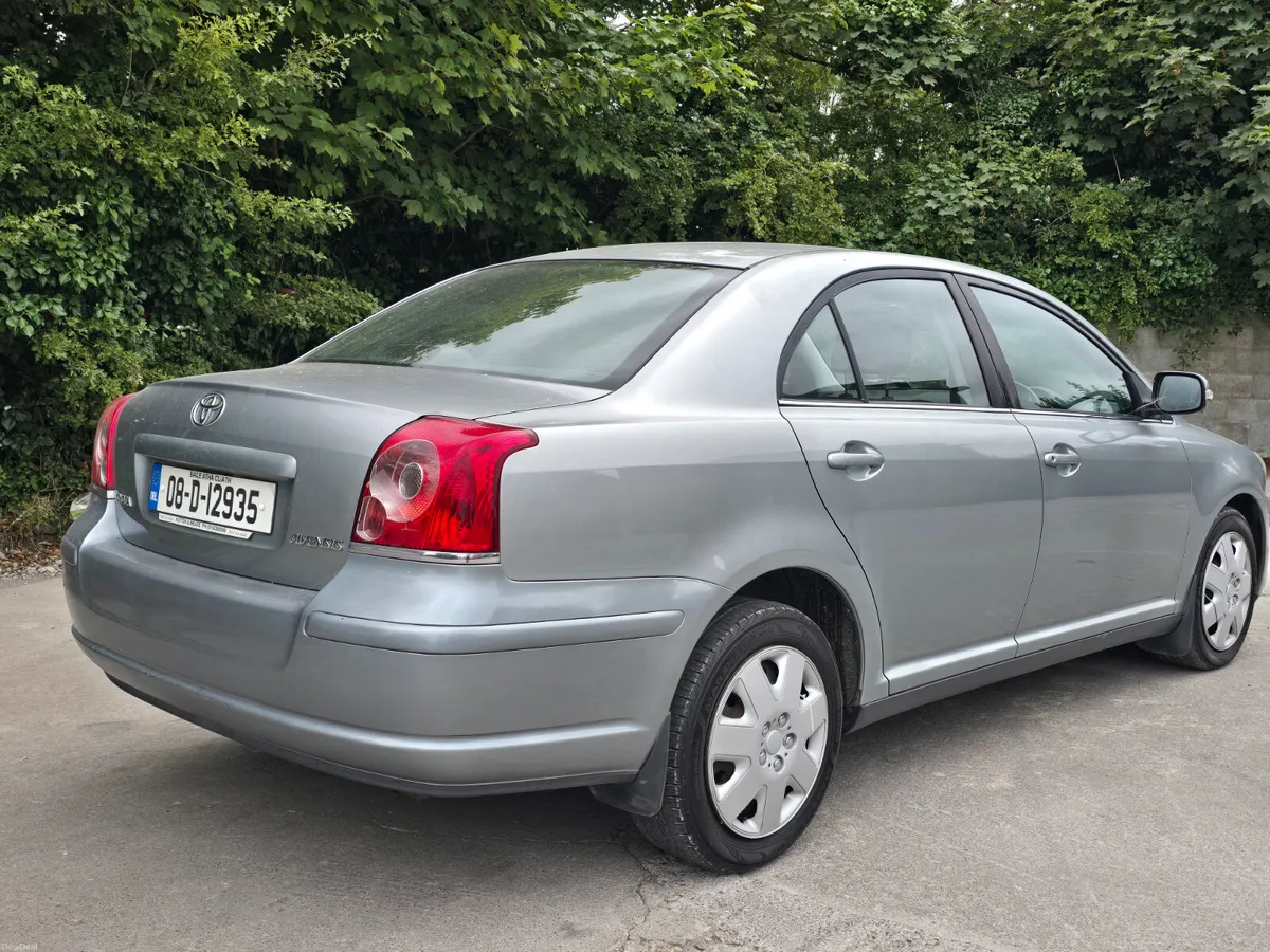 Toyota Avensis 2008 petrol ⛽️ low miles - Image 5