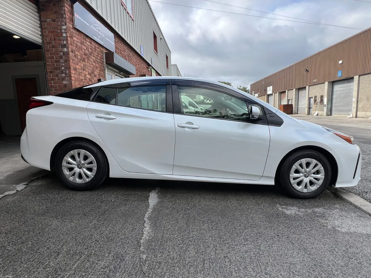 Toyota Prius 1.8L Hybrid 2022 - Image 5