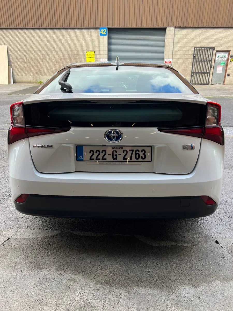 Toyota Prius 1.8L Hybrid 2022 - Image 3
