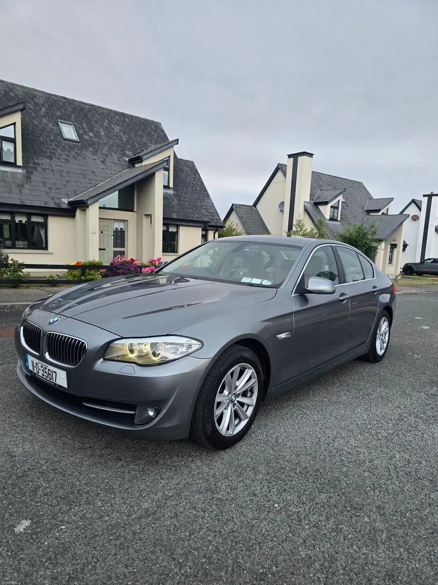 BMW 5-Series 2011 520d one owner last 10 years - Image 1