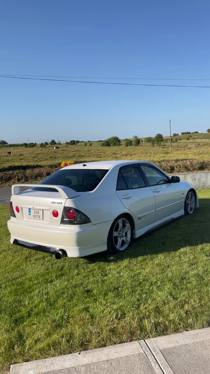 Toyota altezza - Image 6