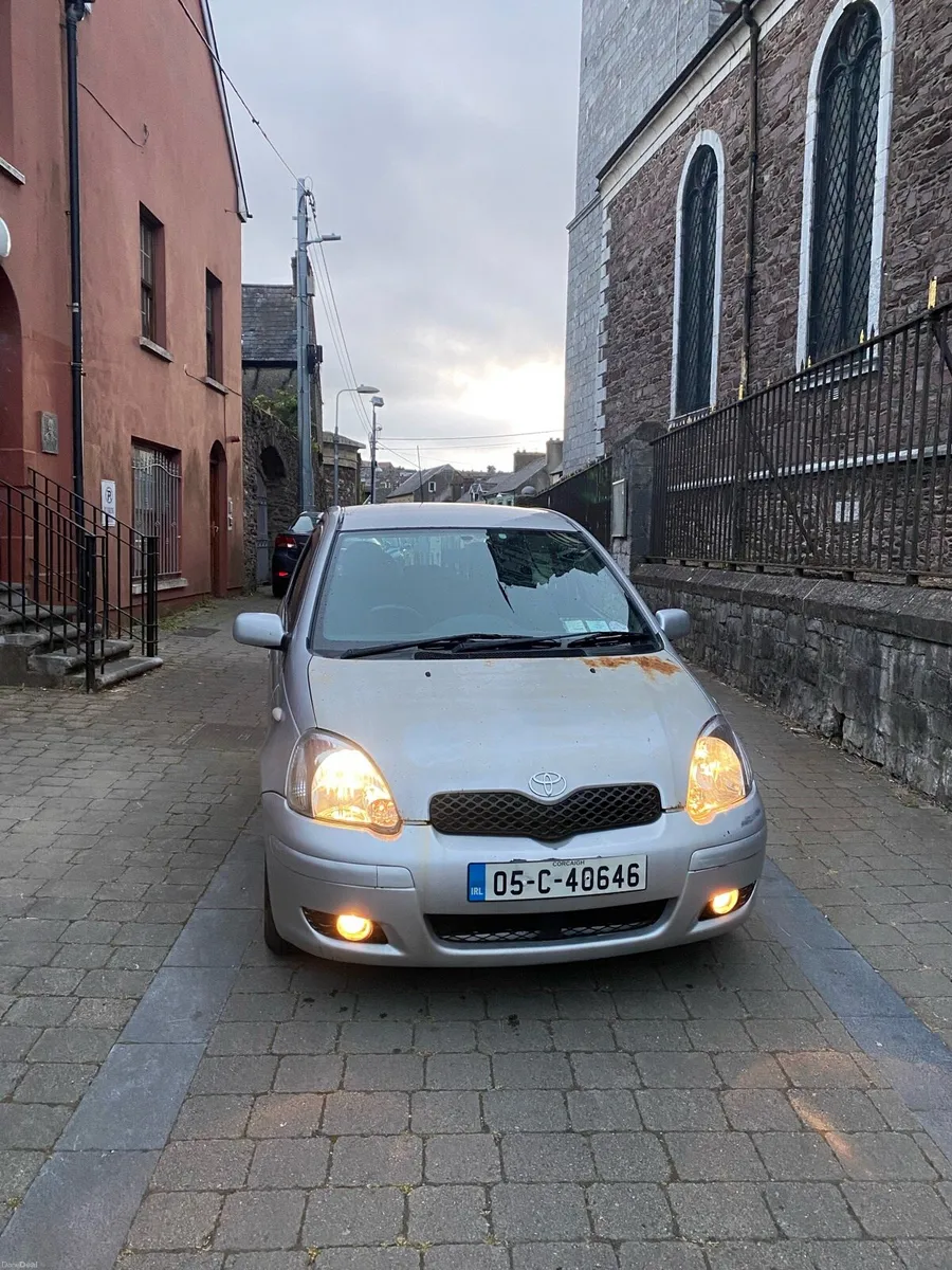 Toyota Yaris 2005 - Image 1