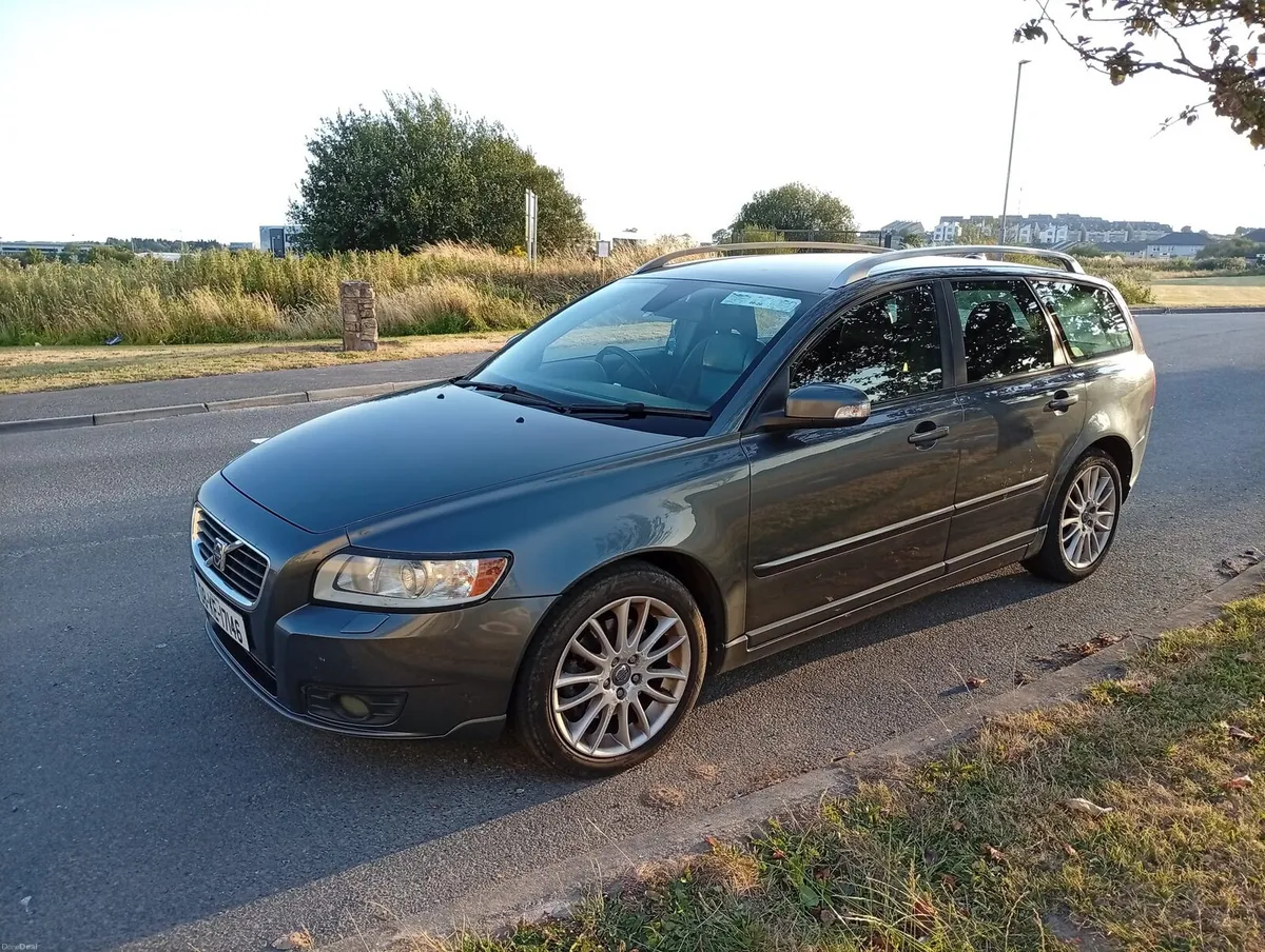 Volvo v50 - Image 1