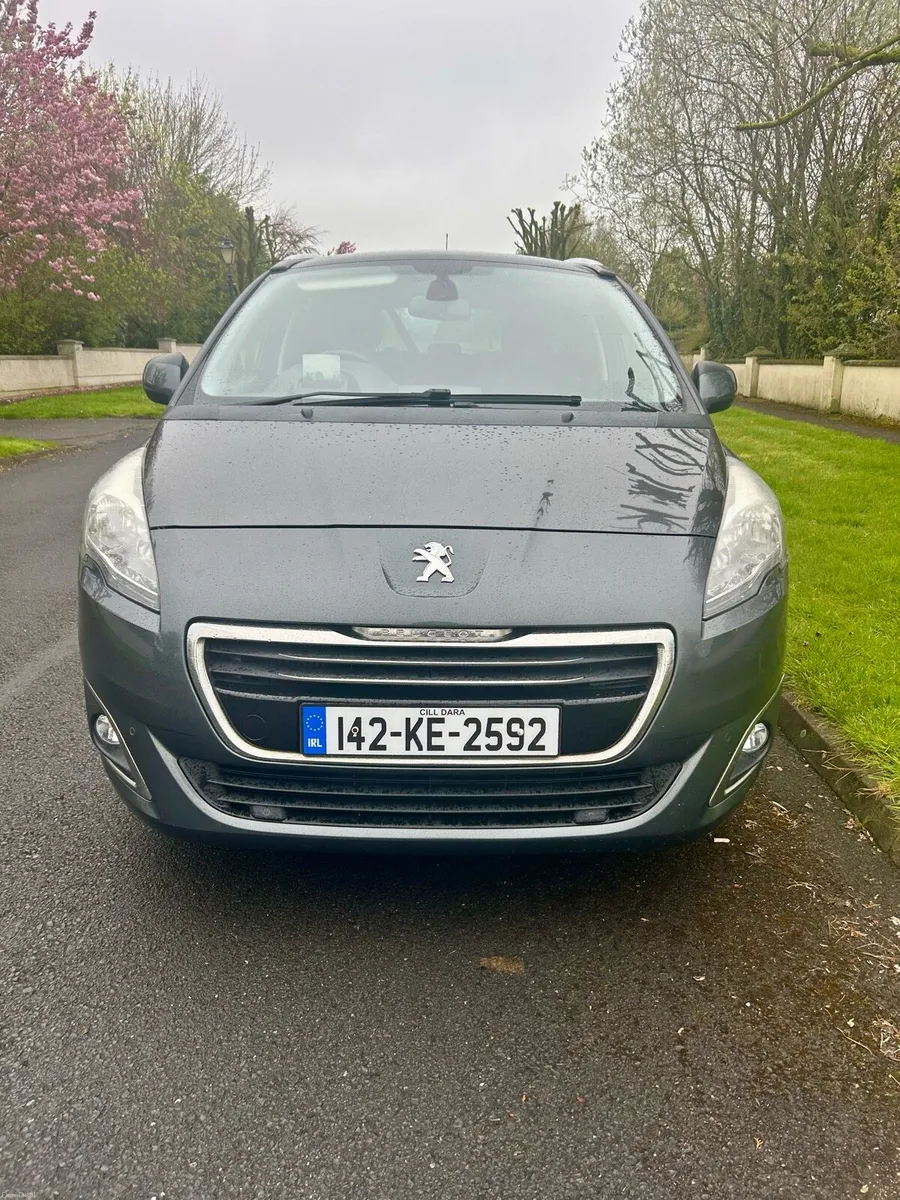 2014 Peugeot 5008 7 seats Glass Roof - Image 1