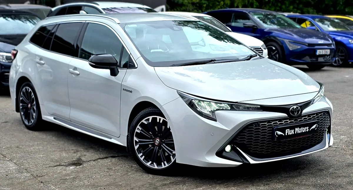 🔥 2020 Toyota Corolla GR Sport Hybrid Touring - Image 2