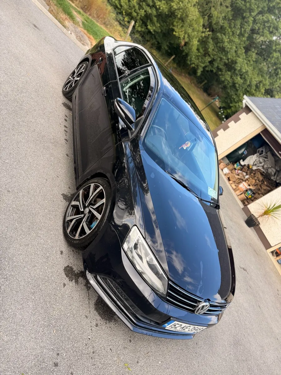 152 Black Volkswagen Jetta 2.0 L Automatic - Image 6