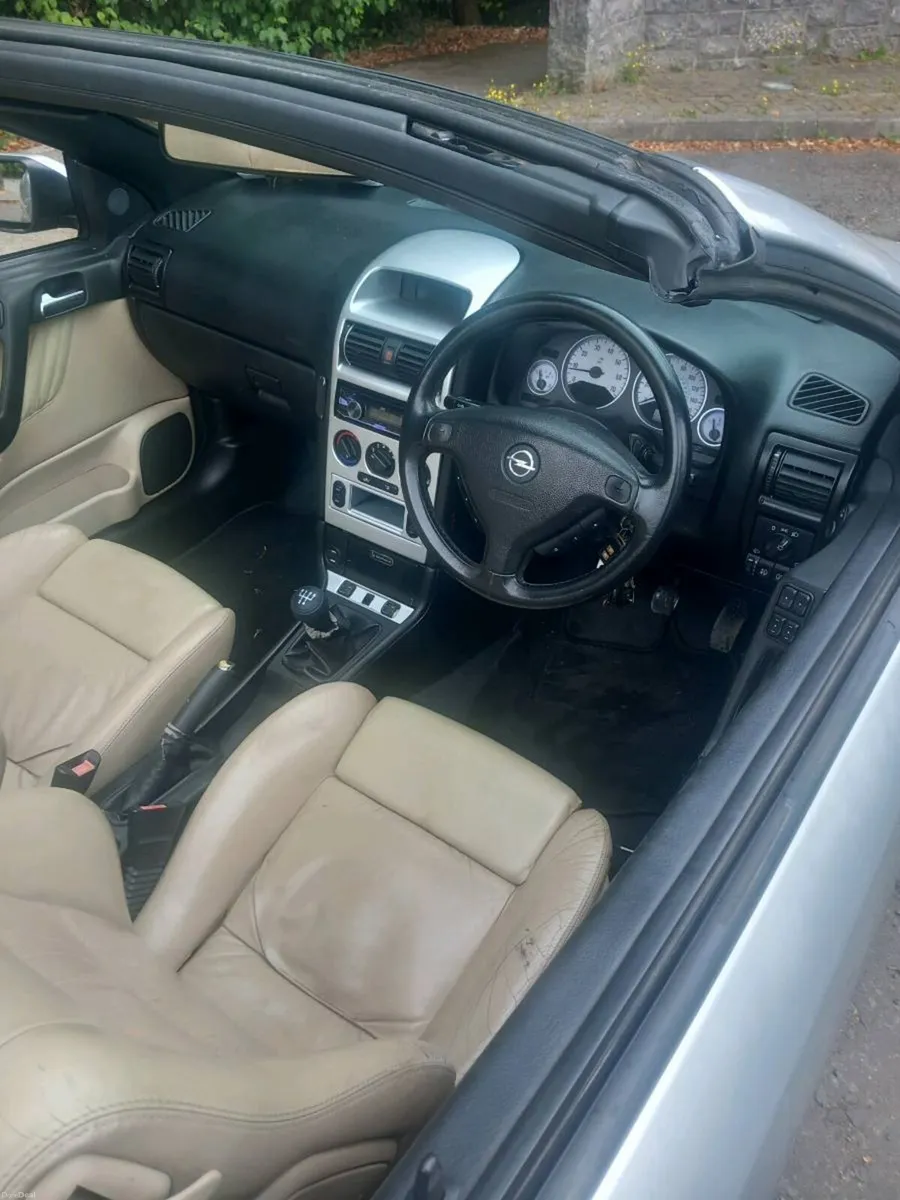 opel astra Burton convertible no rust roof works - Image 6