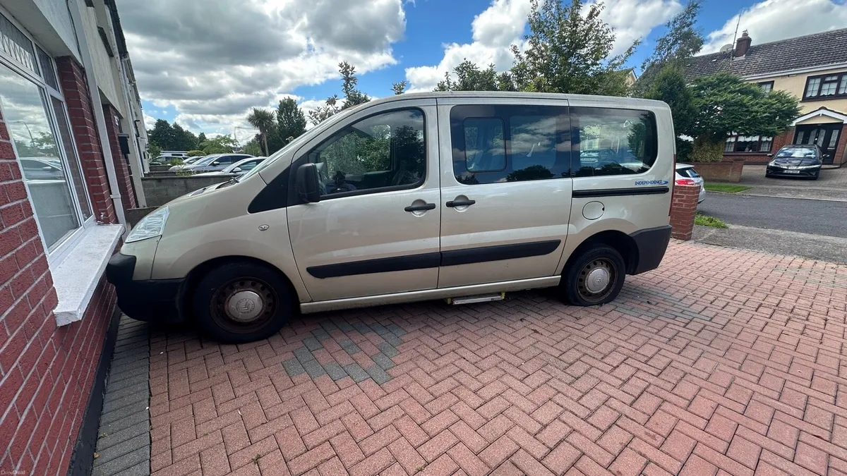 Citroen Dispatch 7 Seat WheelChair - Image 1