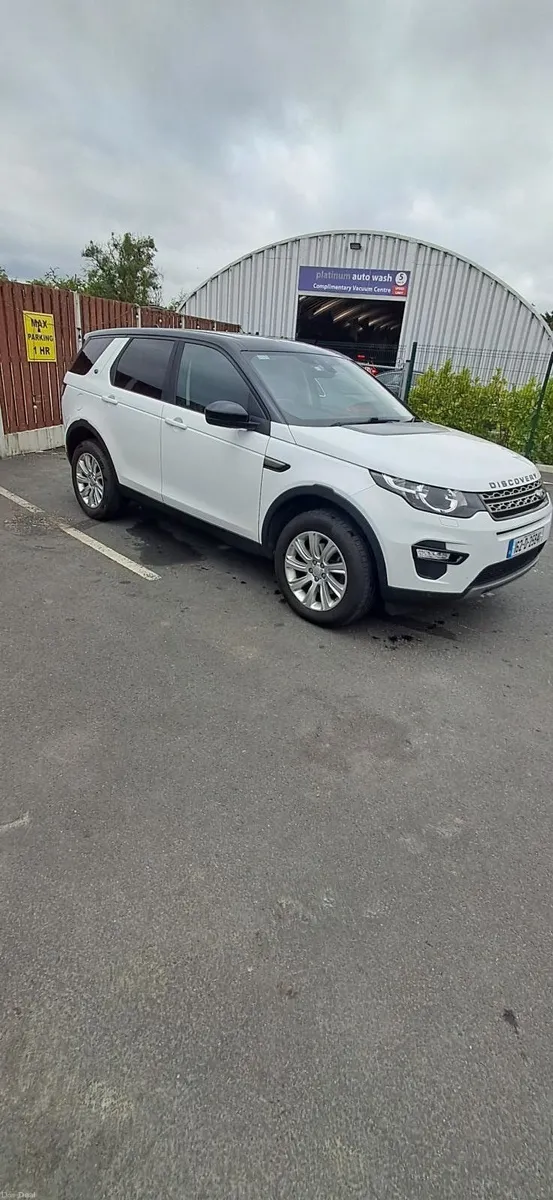 Land Rover Discovery Sport 2016 - Image 2