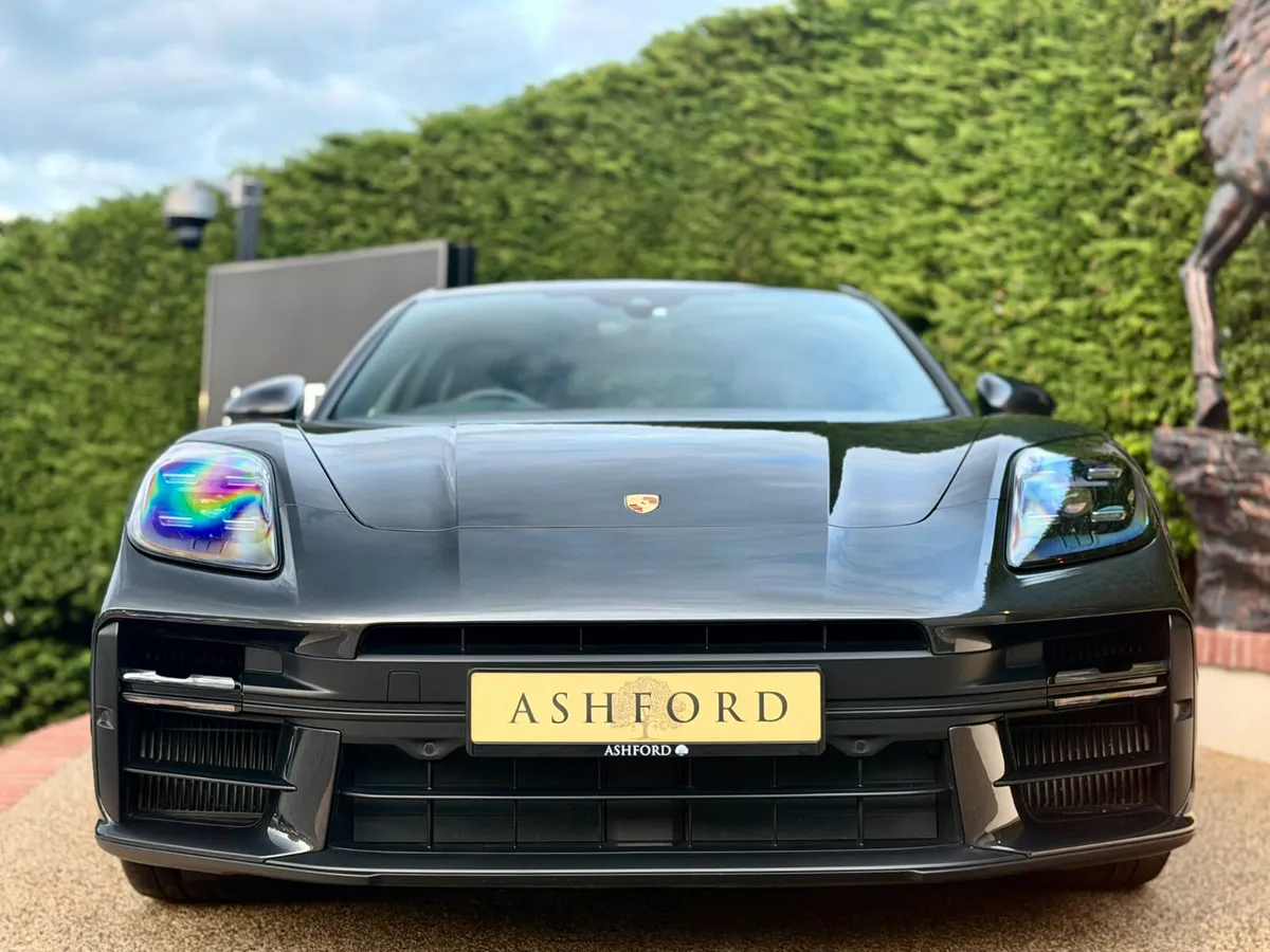 242D Porsche Panamera 4 great spec as new - Image 2