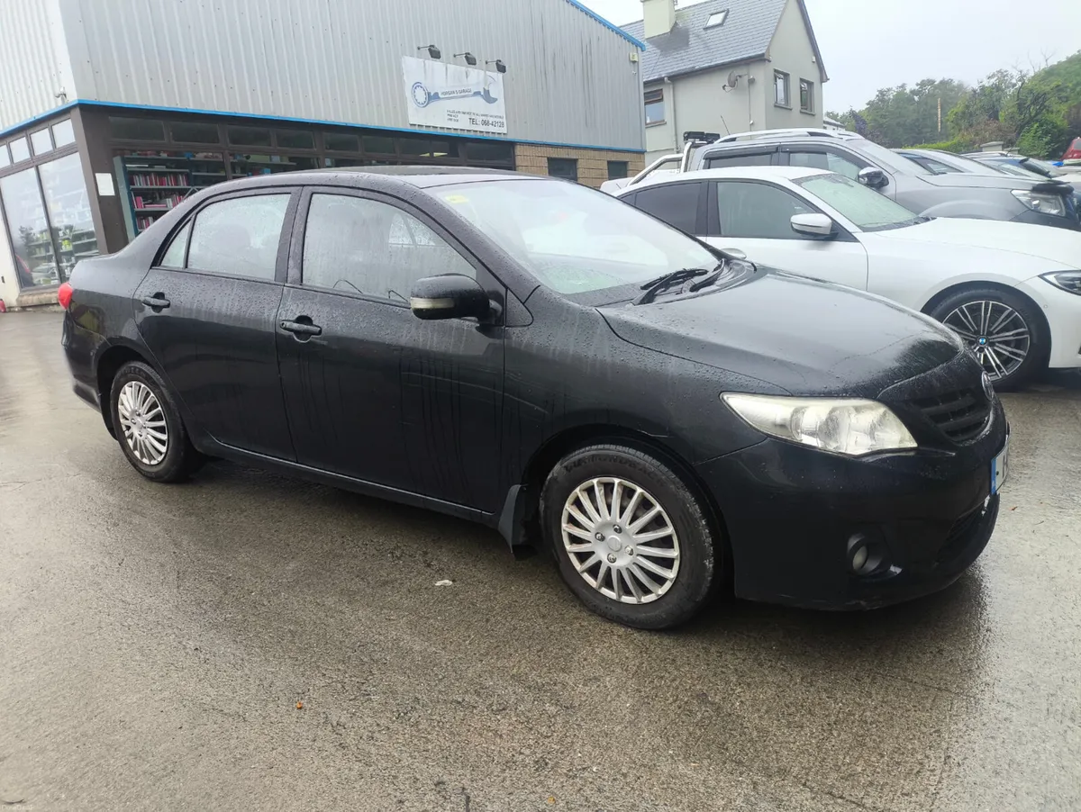 Toyota Corolla 2011 - Image 2