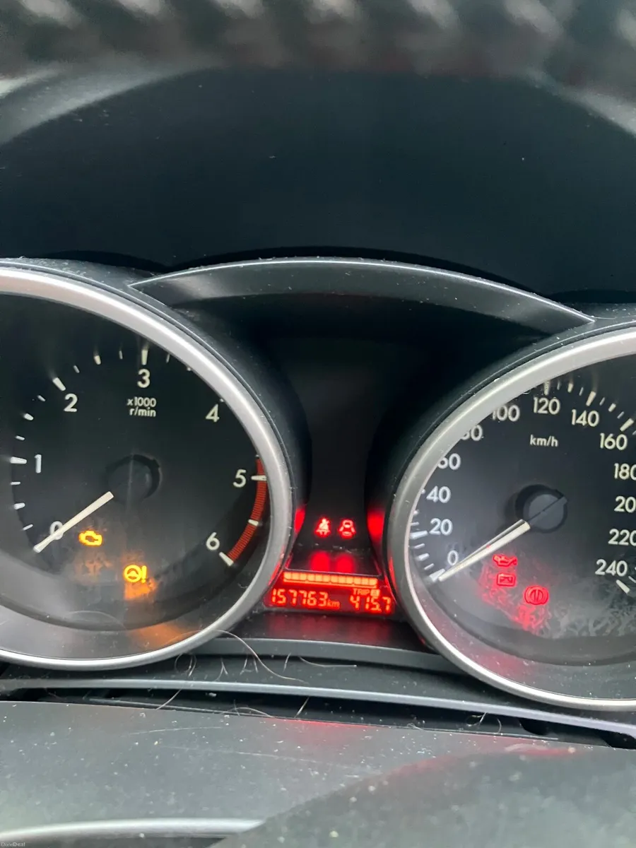 Mazda Mazda5 2011 - Image 6