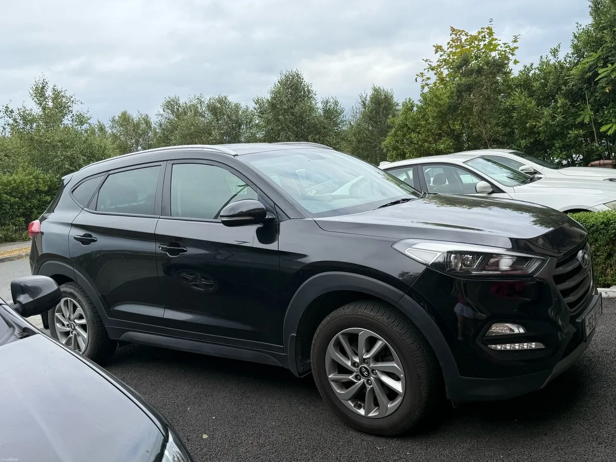162 Hyundai Tuscon (read description) - Image 3