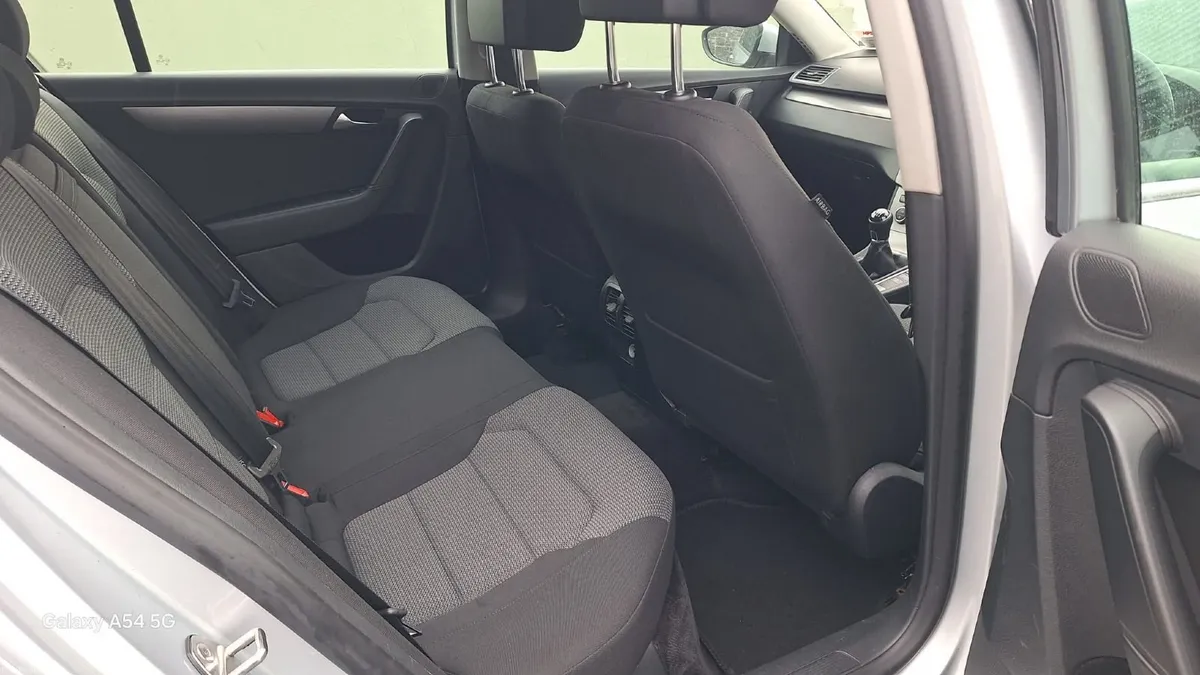 Volkswagen Passat 2013 - Image 1