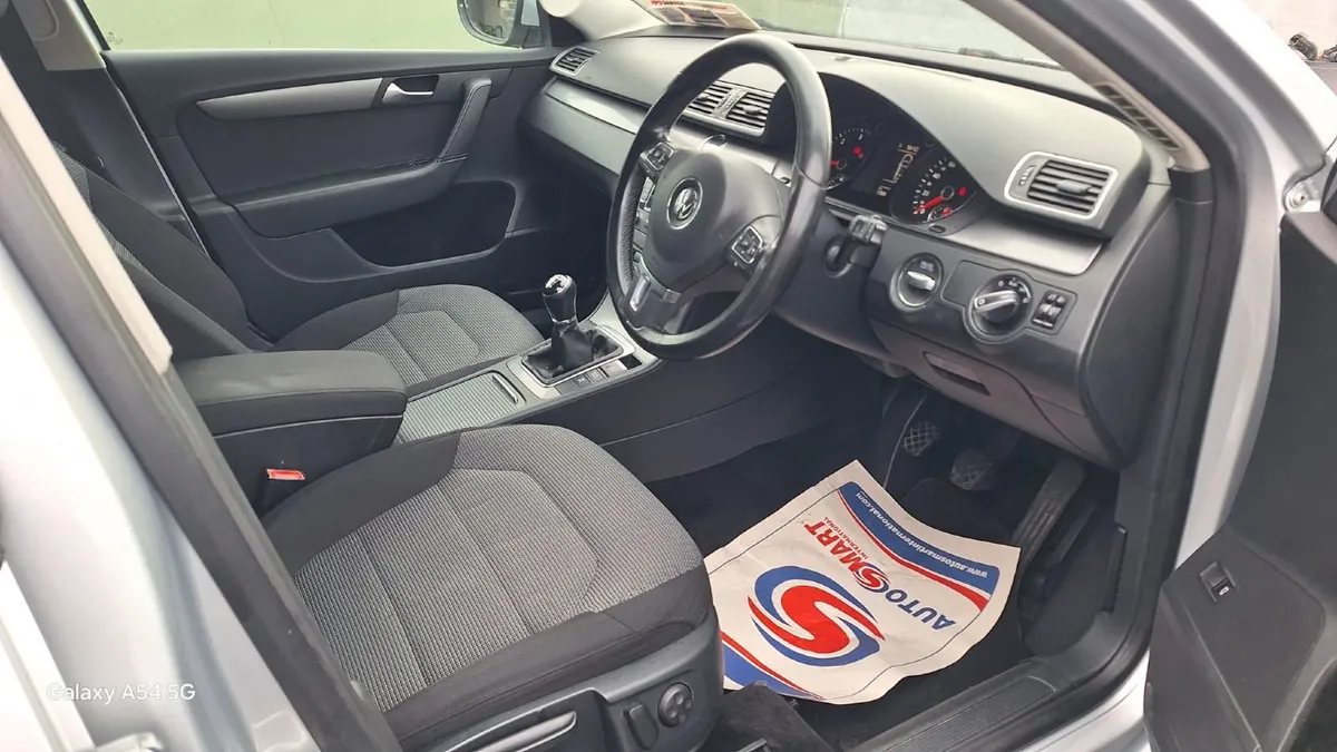Volkswagen Passat 2013 - Image 5