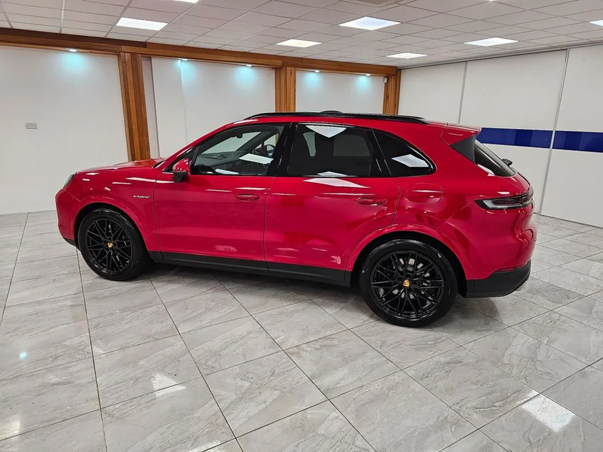 Porsche Cayenne STUNNING COLOUR // NEW MODEL - Image 4