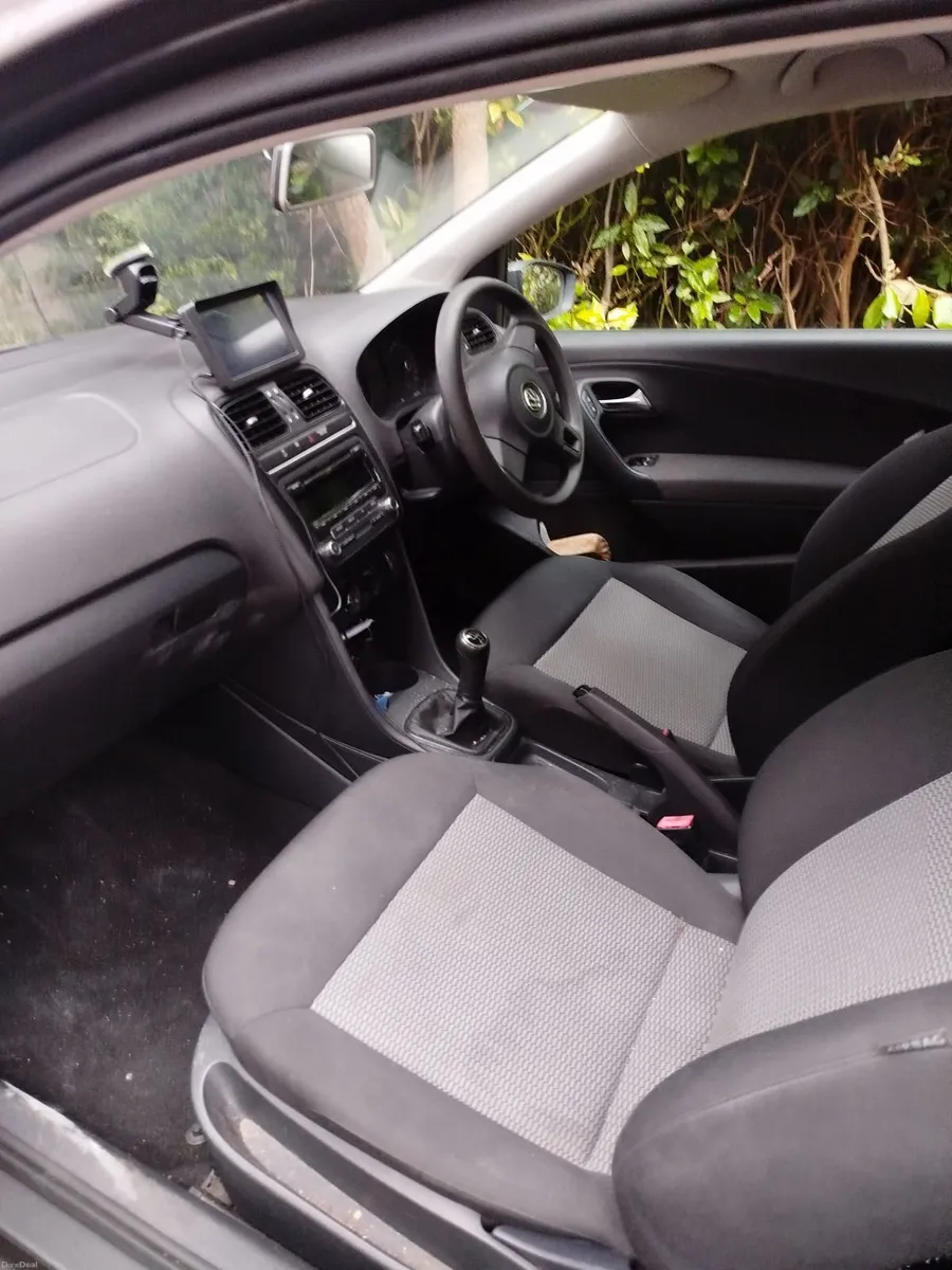 Volkswagen Polo 2012 - Image 2