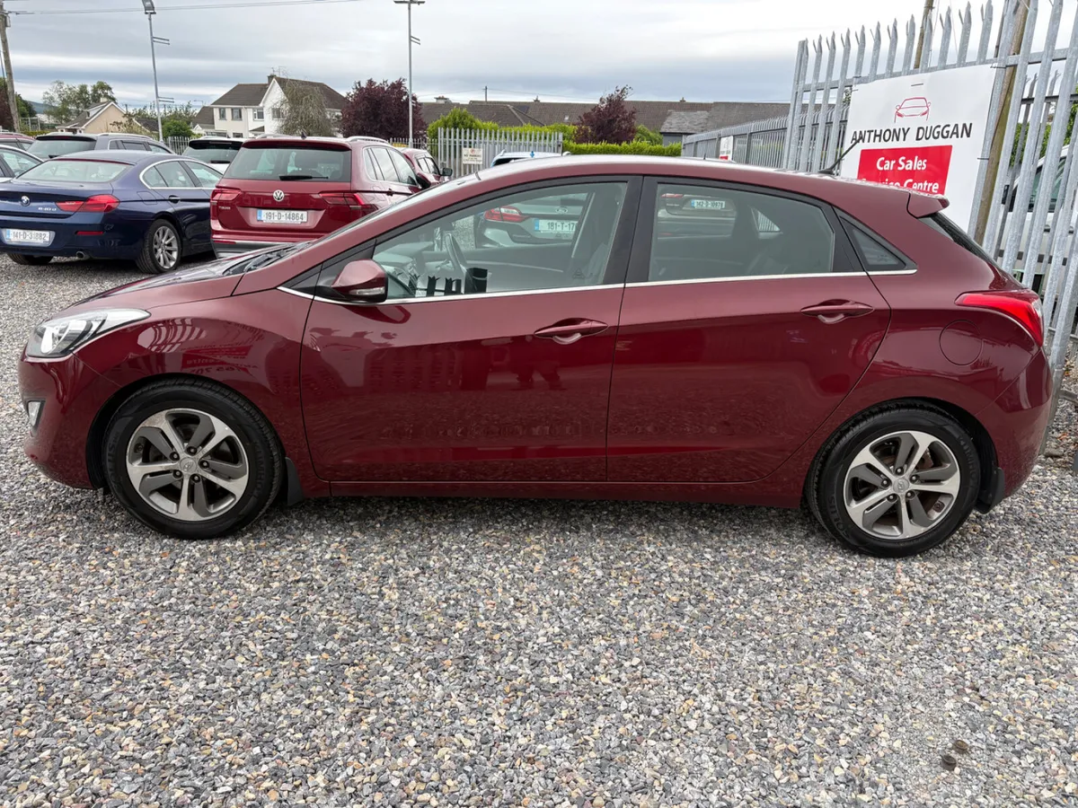 Hyundai i30 1.6 Deluxe - Image 6