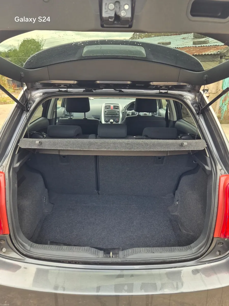 Toyota Auris 1.4 NEW NCT LOW KM - Image 4