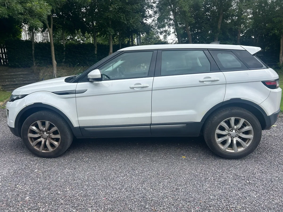 2019 Range Rover evoque - Image 3