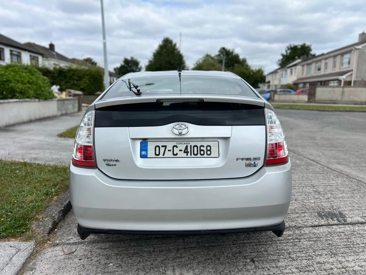 Toyota Prius 1.5 hybrid - Image 2