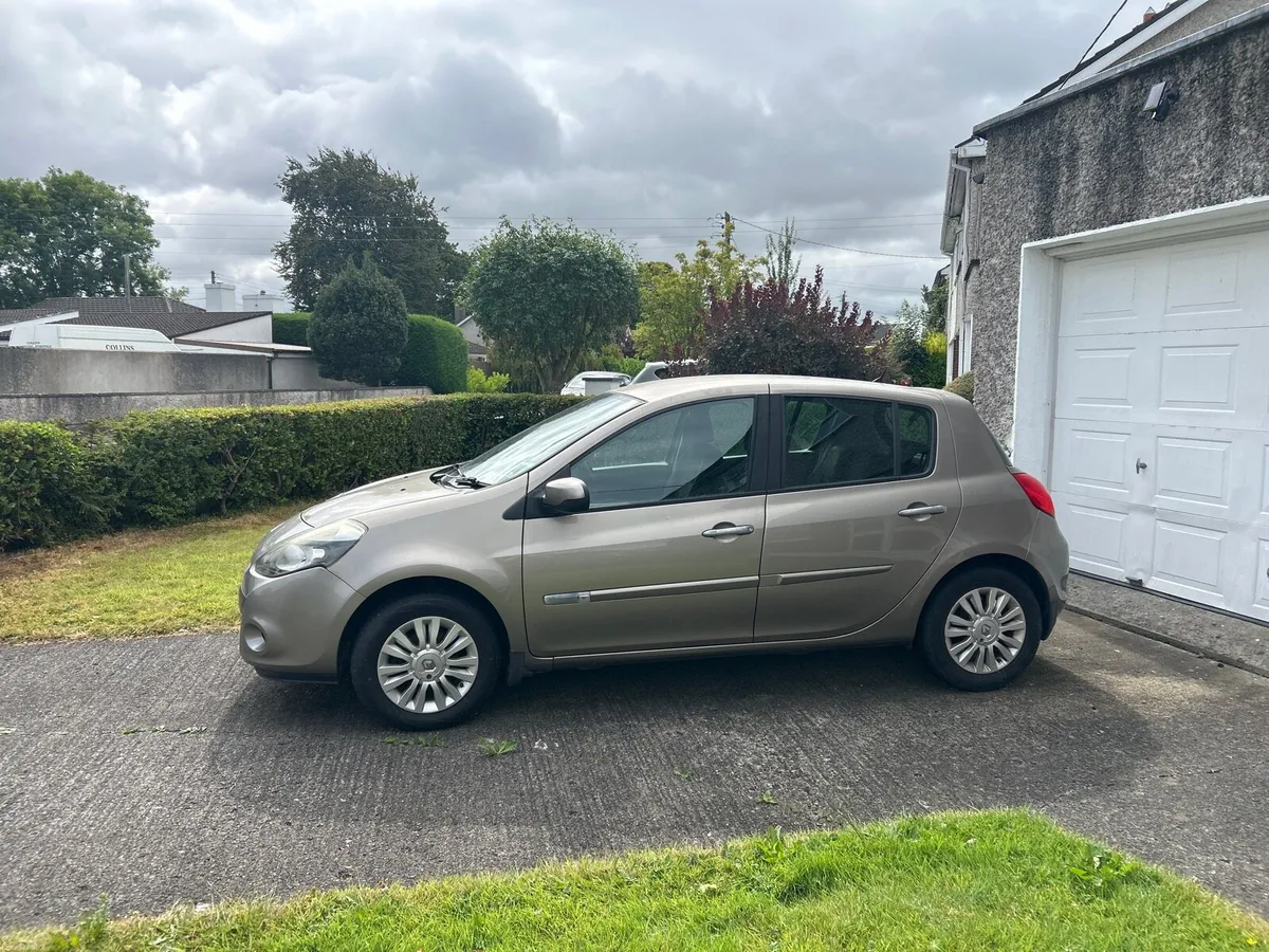 Renault Clio - Image 2