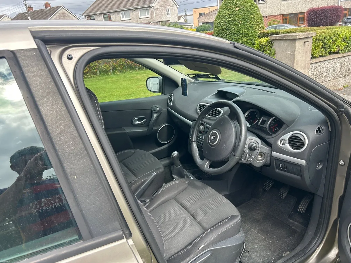 Renault Clio - Image 5