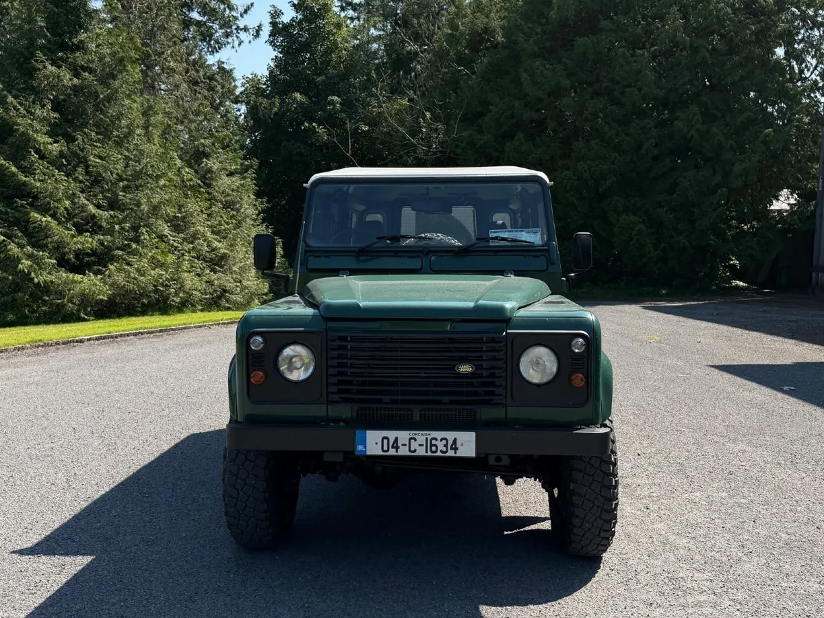 Land Rover Defender 2004 - Image 4