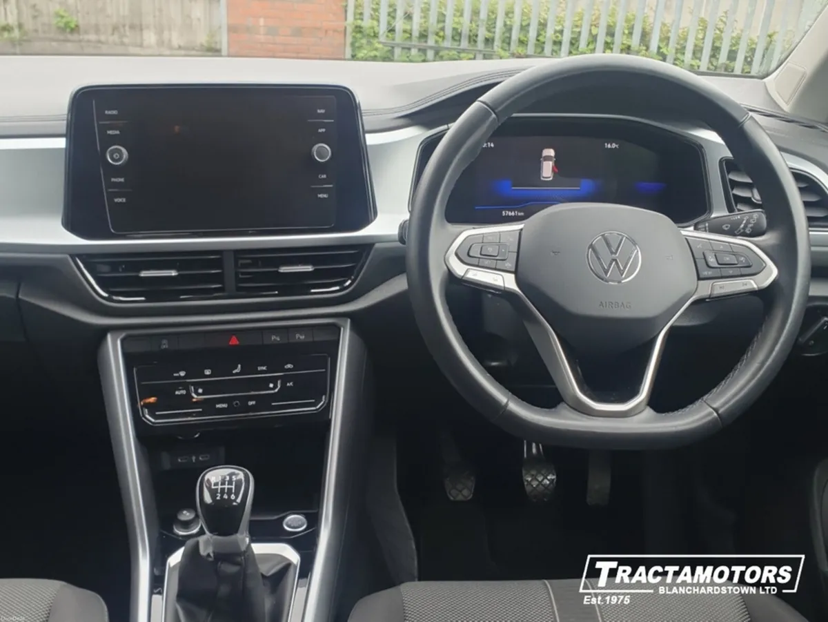 Volkswagen T-Roc LIF PLUS1.0TSI MANUAL 6SPEED FWD - Image 2