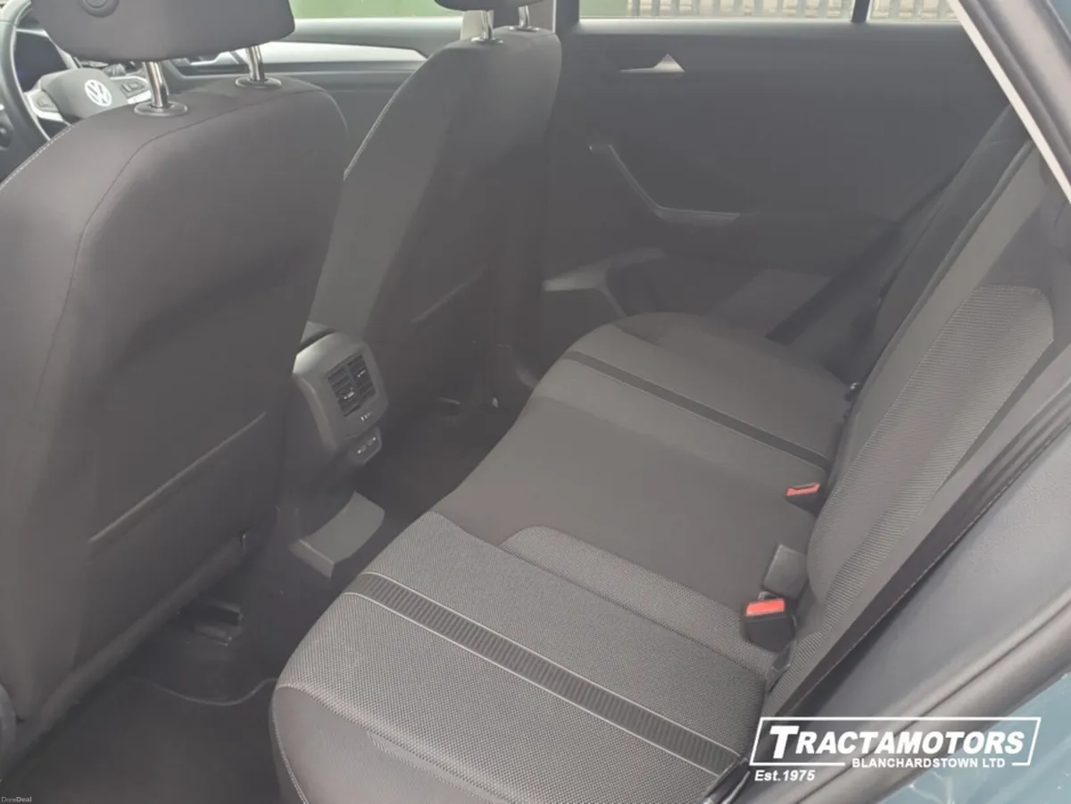 Volkswagen T-Roc LIF PLUS1.0TSI MANUAL 6SPEED FWD - Image 6