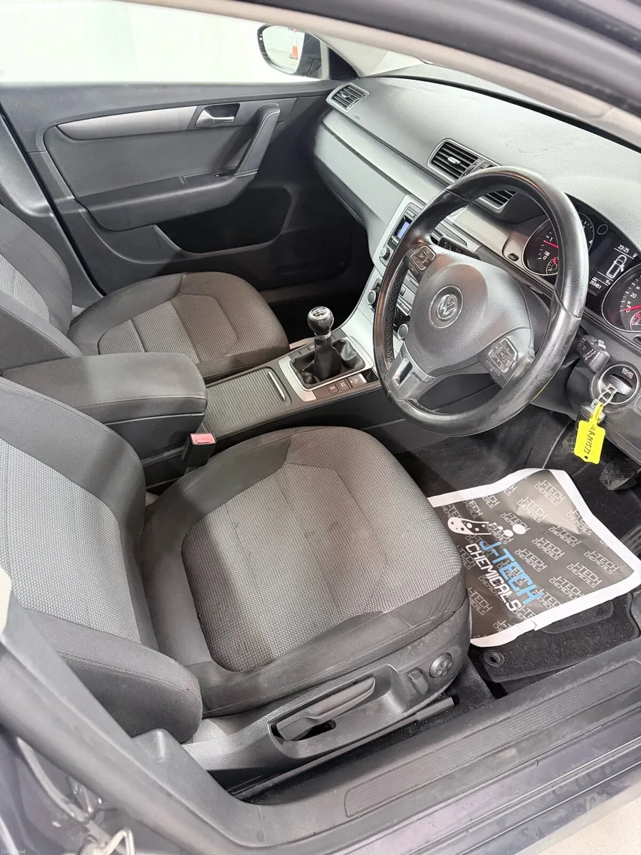 2.0 VW Passat estate - Image 5