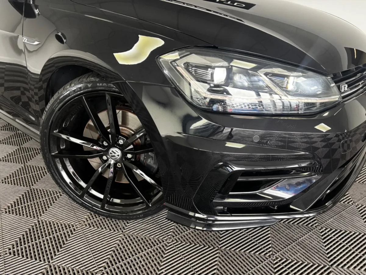 Volkswagen Golf VOLKSWAGEN GOLF R 300BHP DSG*LEATH - Image 5