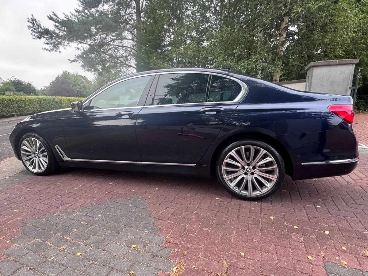 730d Sept 2017 One lady owner. Hi Spec. Irish car - Image 3