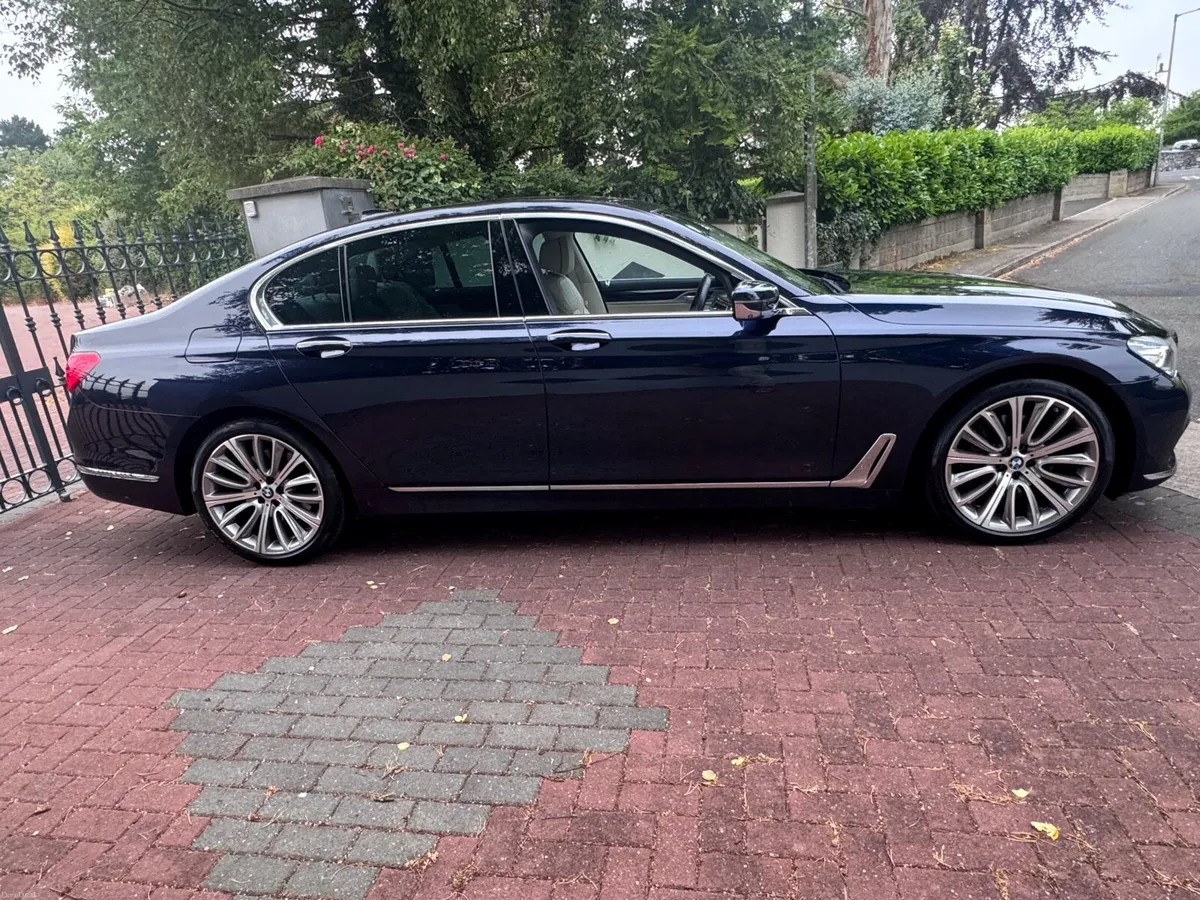 730d Sept 2017 One lady owner. Hi Spec. Irish car - Image 5