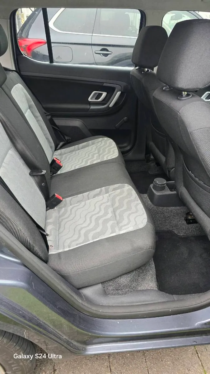 car - Image 3