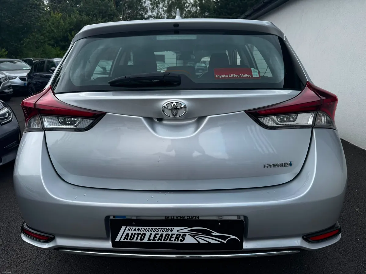 TOYOTA AURIS 1.8 VVTI LUNA HYBRID CVT 136 BHP - Image 6