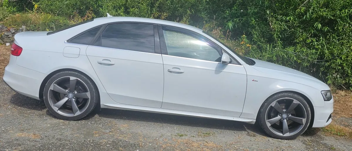 Audi A4 2015 - Image 2