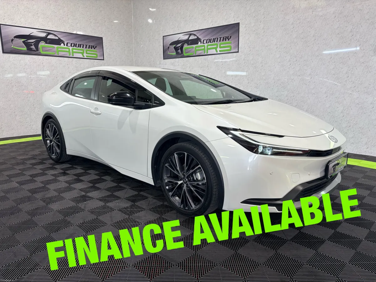 2023 Toyota Prius 2.0 Hybrid Auto//LOW KM’S - Image 1