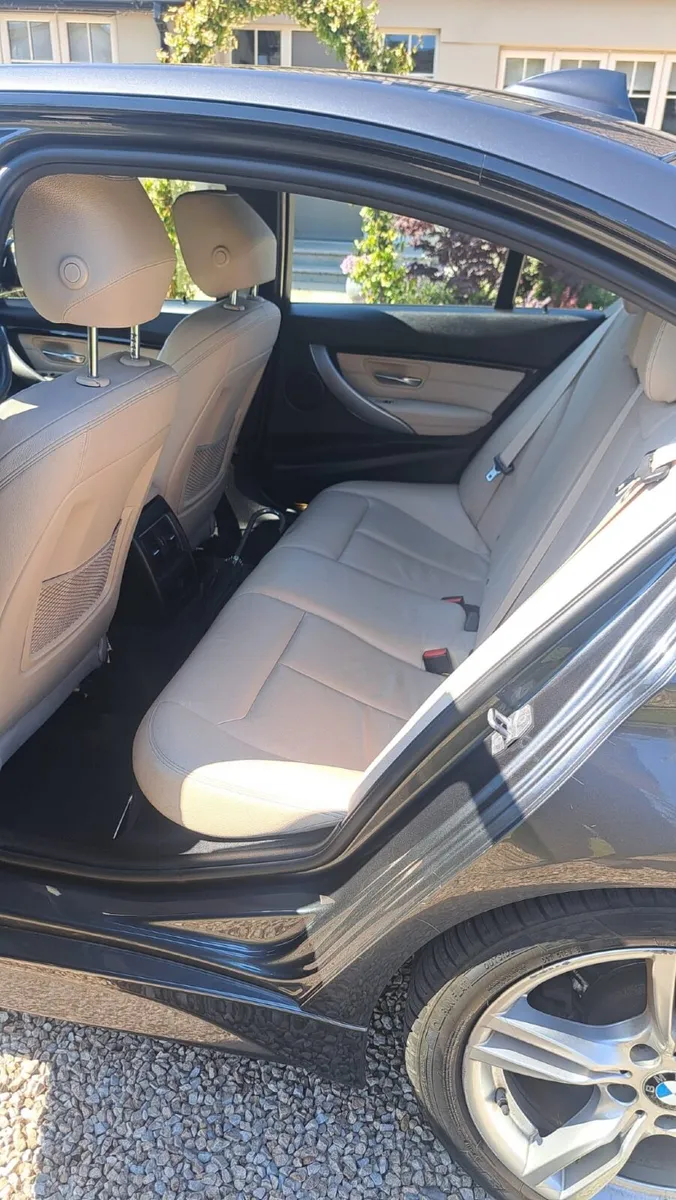 BMW 3-Series 2017 - Image 4