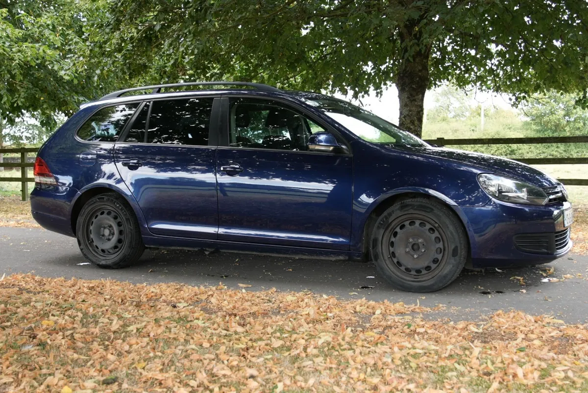 Volkswagen Golf Estate - 2010  - Automatic 1.4L - Image 4