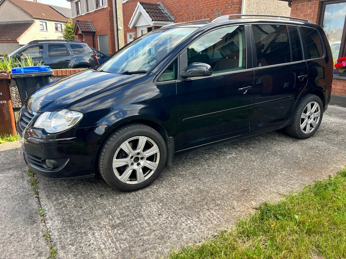 VW Touran - Image 1
