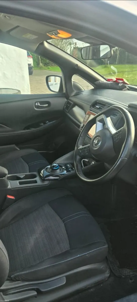 Nissan Leaf 2019 - 40kw plug-in. - Image 4