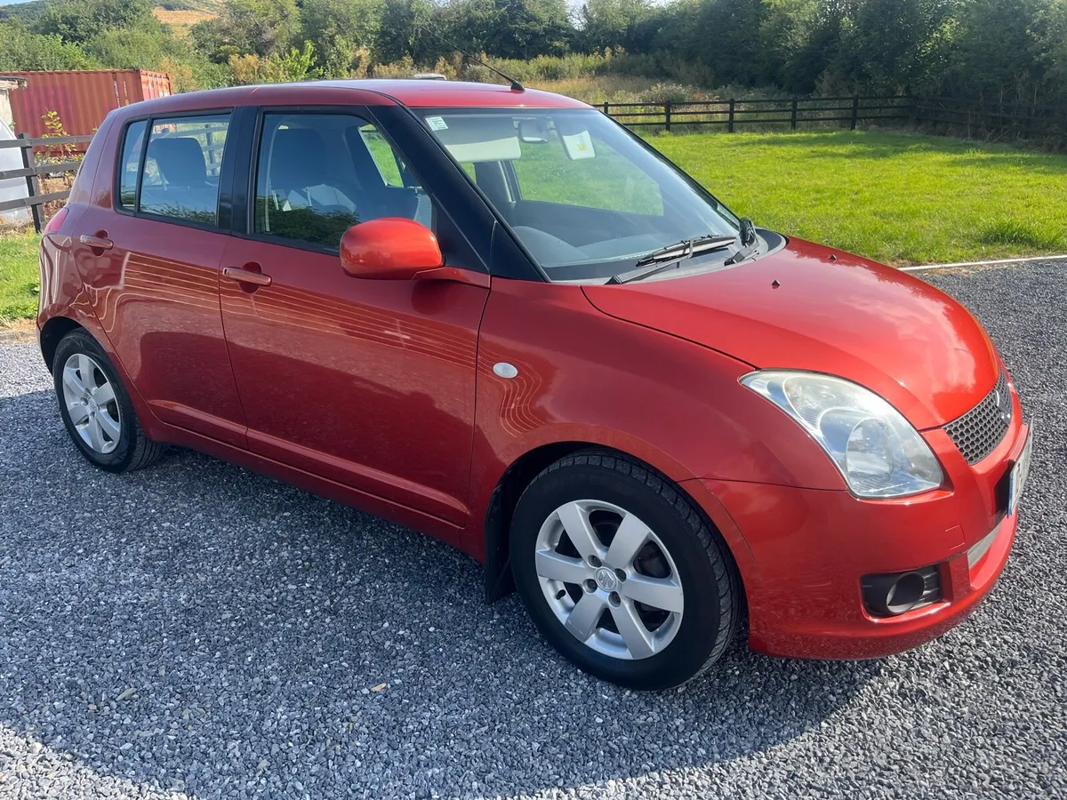 2010 Suzuki Swift - Image 2