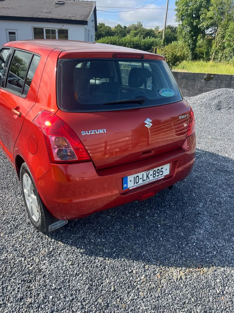 2010 Suzuki Swift - Image 4