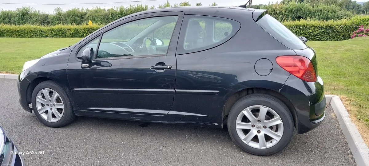 Car - Image 1