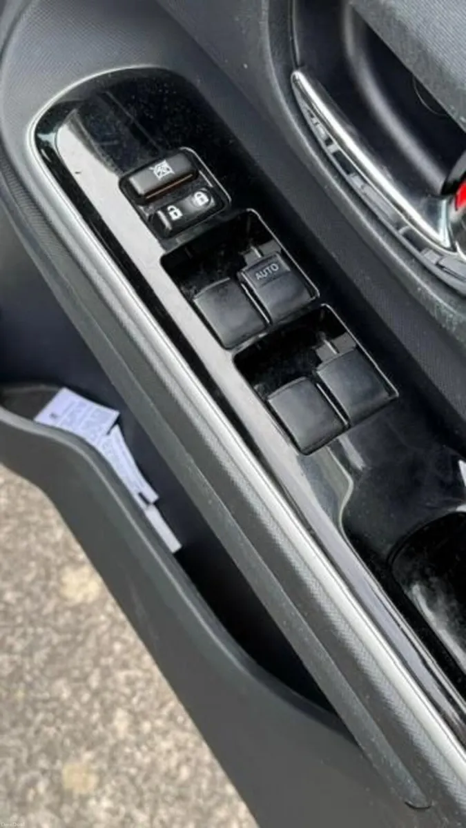 Toyota Aqua 2015 - Image 6