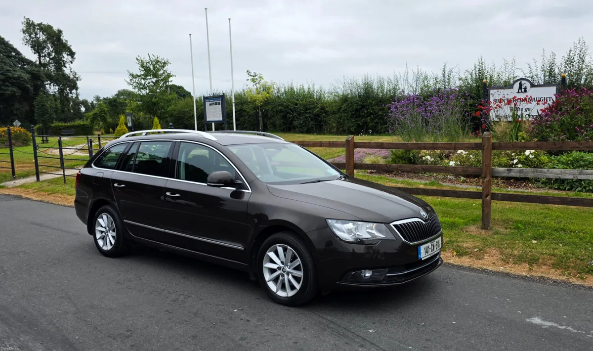 2014 Skoda Superb Combi 1.6 TDI Ambiente Estate - Image 1